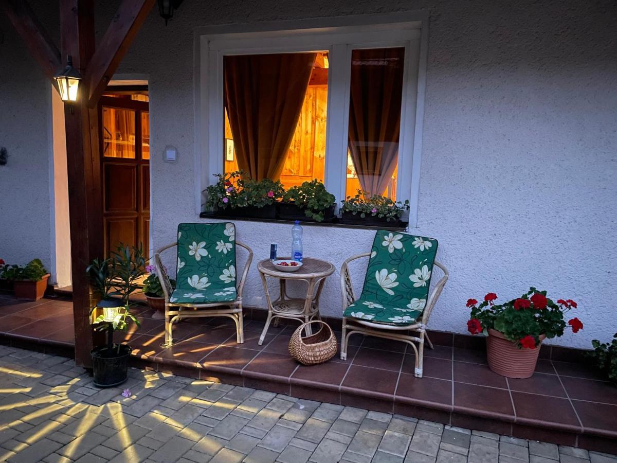 Cosy Apartment In Family Compound Turany 외부 사진