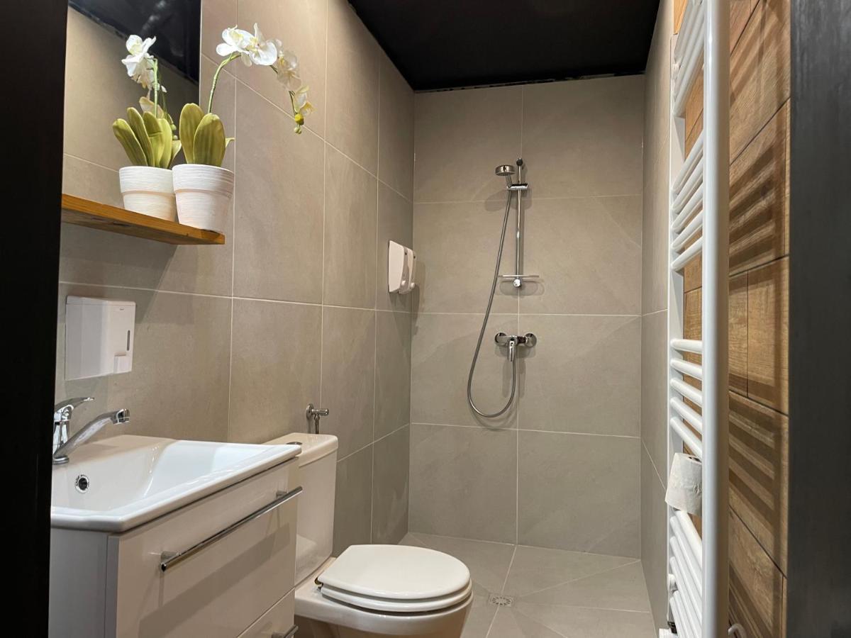 Cosy Apartment In Family Compound Turany 외부 사진